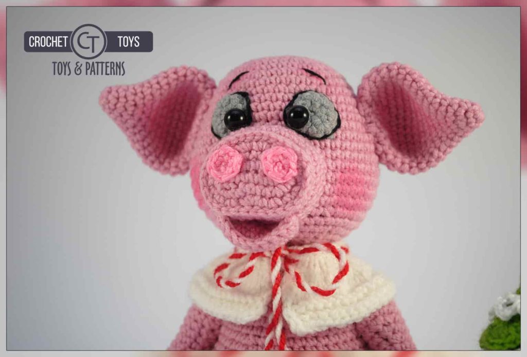 Crochet piggy