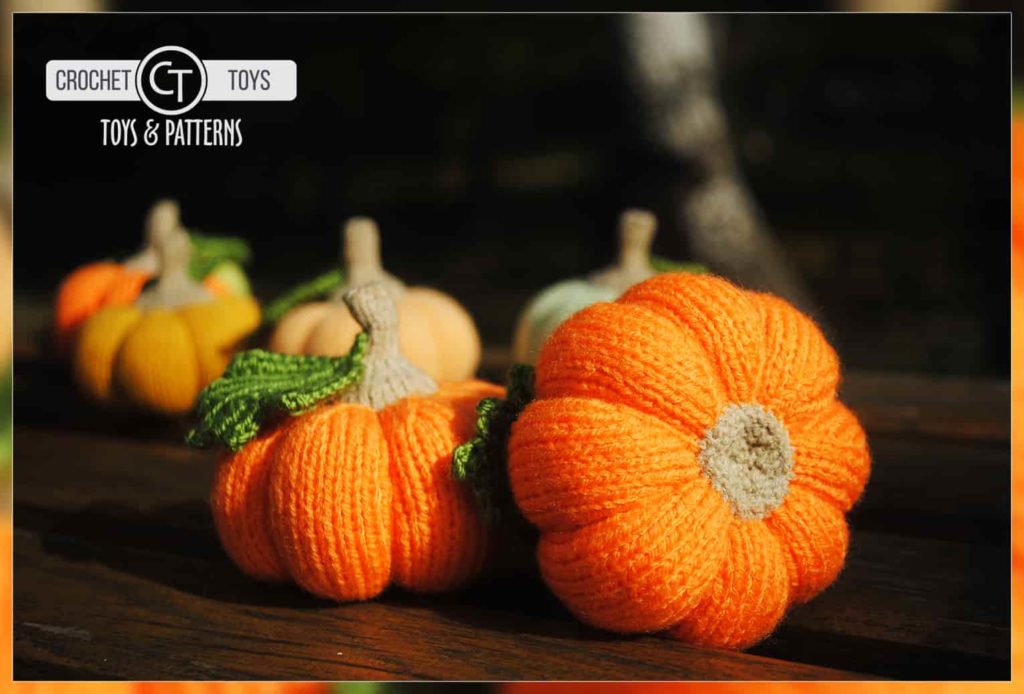 Crochet pumpkins