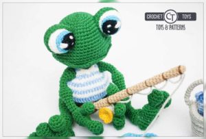Crochet frog fisherman
