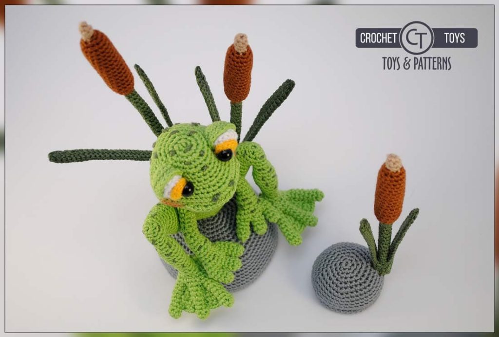 Crochet frog